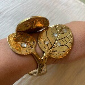 Chunky Statement Leaves Hinged‎ Bangle Bracelet